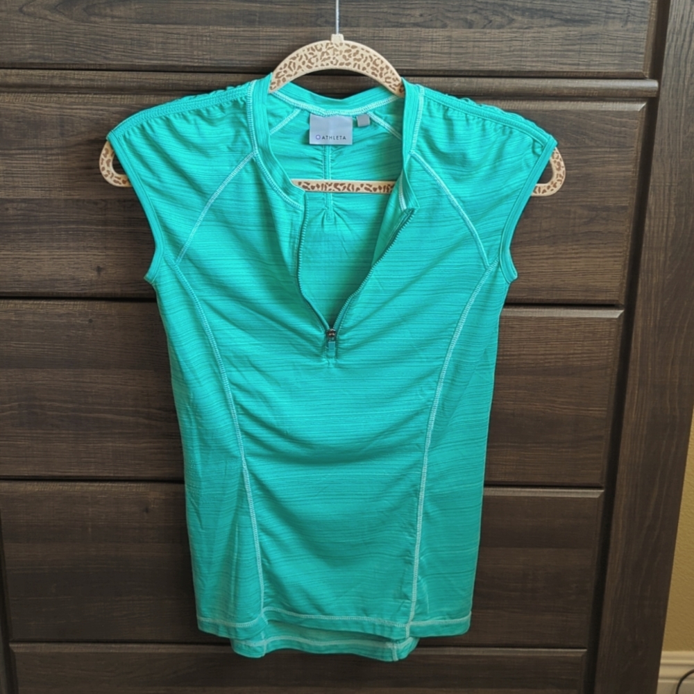 Women's Athleta Sleeveless top
